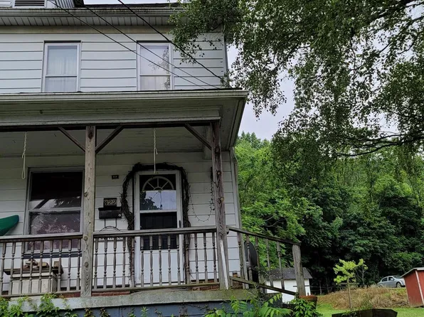 822 E Freedom Ave, Burnham, PA 17009