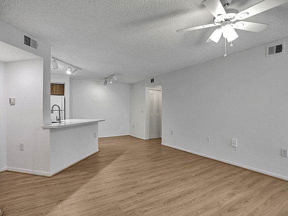 2nd image of 13090 Vista Isles Drive #118
