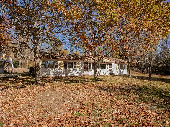 2nd image of 718 Village Road