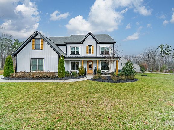 3rd image of 11216 Wooded Saddle Rd