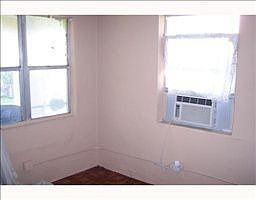 4th image of 2122 NW 5th St #A