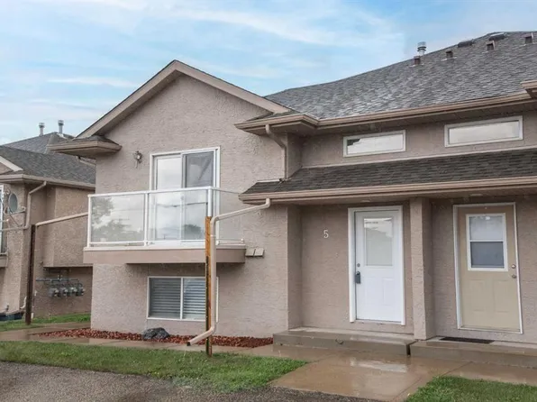 4626 W 44th St #5, Sylvan Lake, AB T4S 1W7