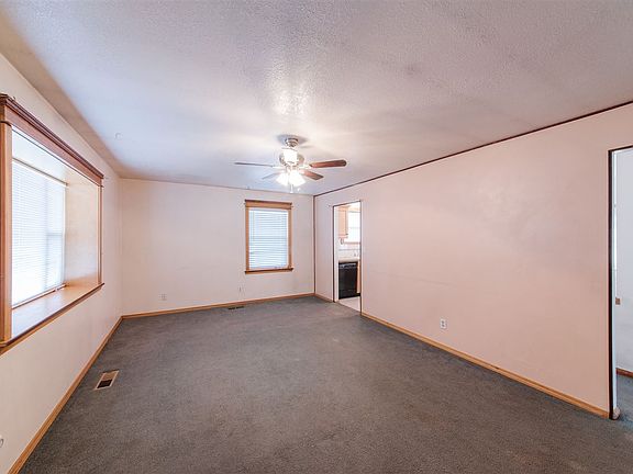5th image of 19020 E Alki Ave
