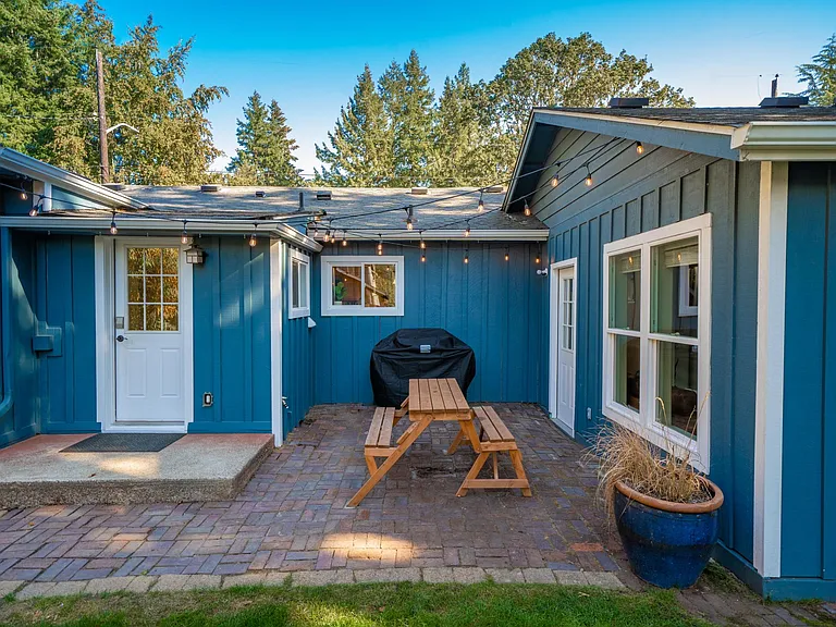 10024 Oak Ln SW — Photo 24