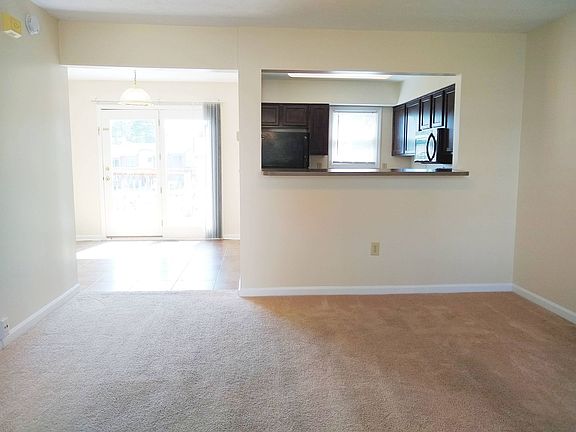 3rd image of 1403-1409 W Allen St #37