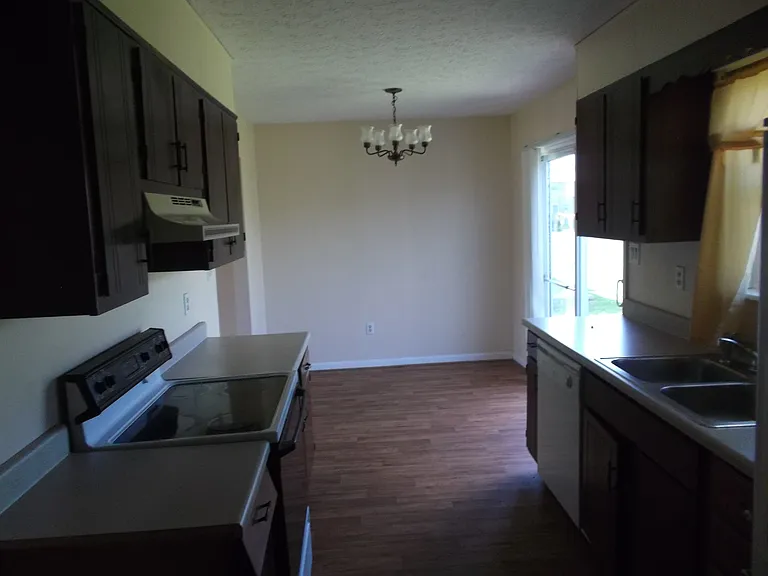 1413 Kingswood Way — Photo 8