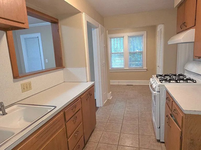 1038 S Delaware Ave — Photo 7