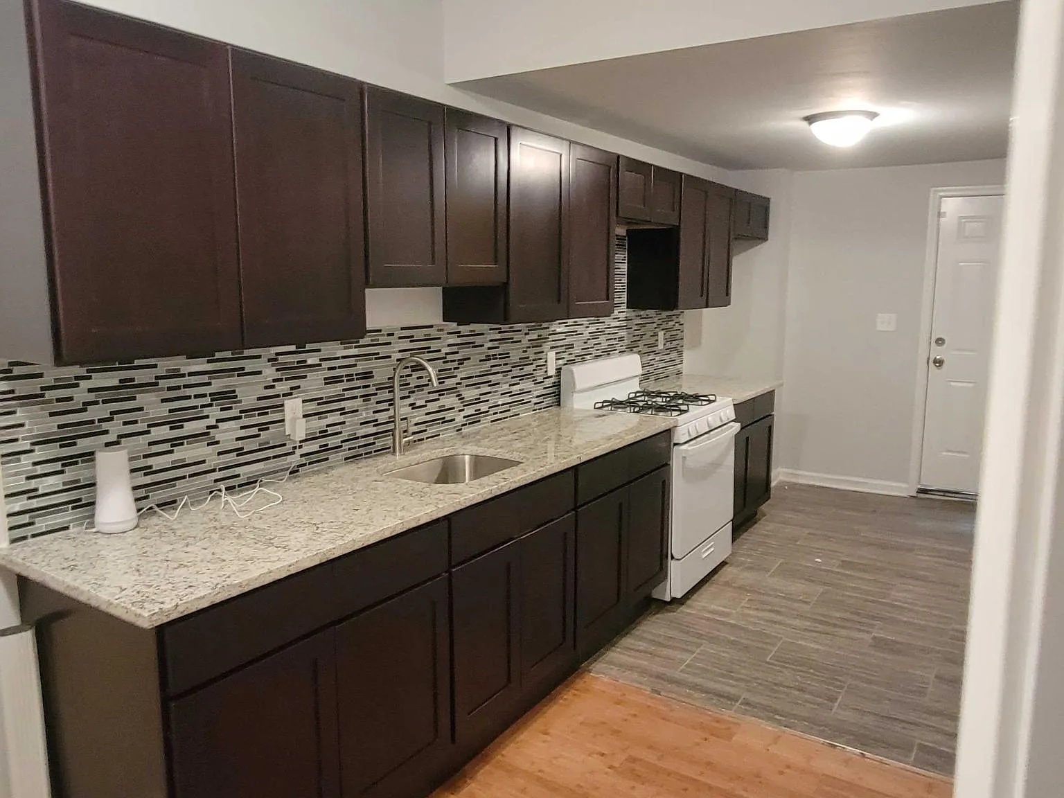 4 bed, 1.5 bath, $1,575 — Photo 3