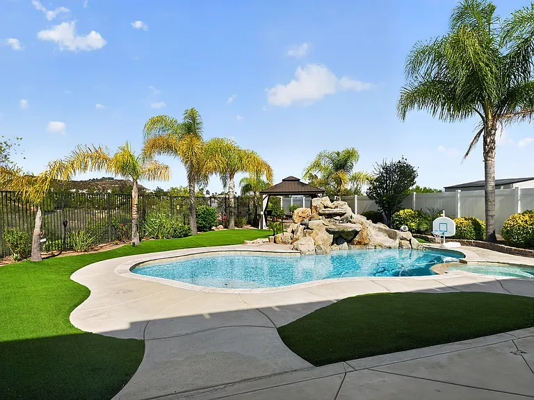 35920 Devonshire Ln — Photo 4