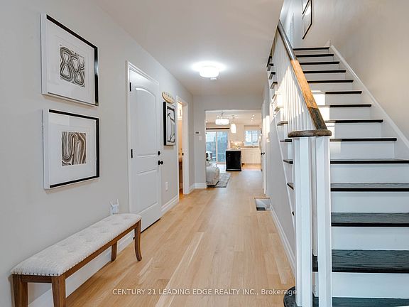4th image of 33 Neill Ave