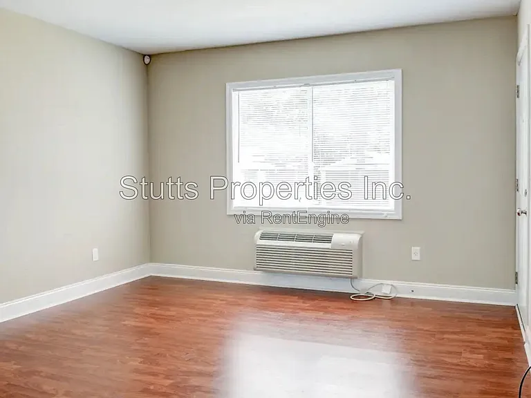 1246 Graham Ave #23 — Photo 2