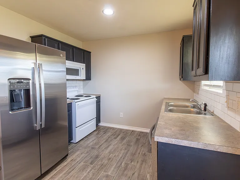 1218 Newman Ave — Photo 7