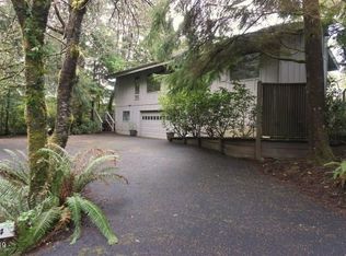 4 Fairway Ln, Gleneden Beach, OR 97388