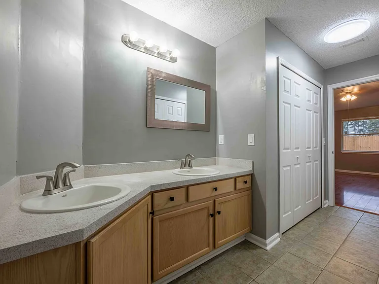 2645 Sam Houston Pl — Photo 37