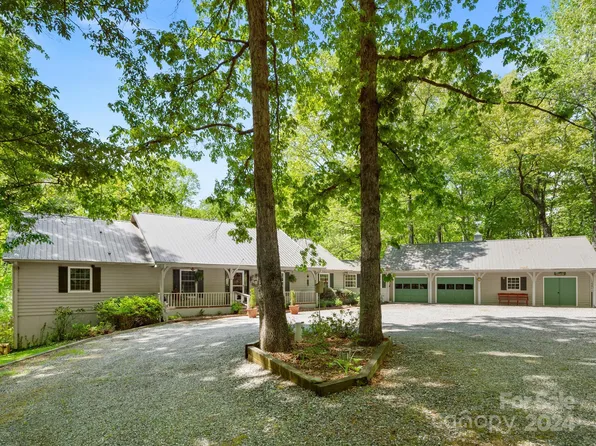 7 Jackson Grv N, Landrum, SC 29356