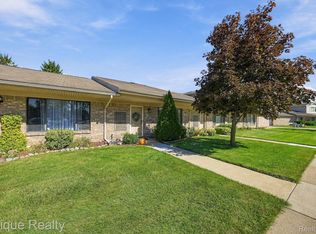 16064 Holz Dr Unit 87, Southgate, MI 48195