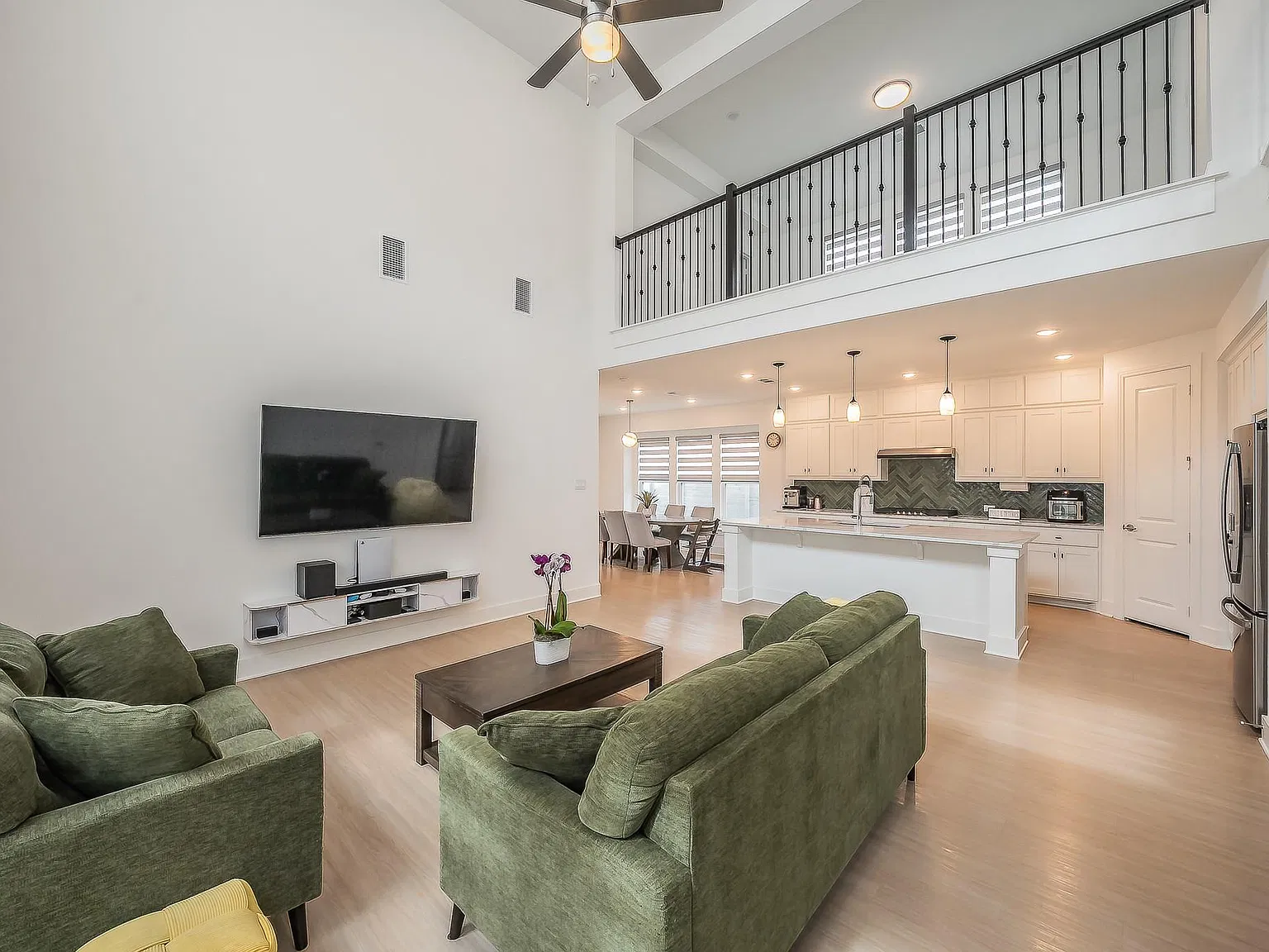 4 bed, 2432 sqft, $3,300 — Photo 1