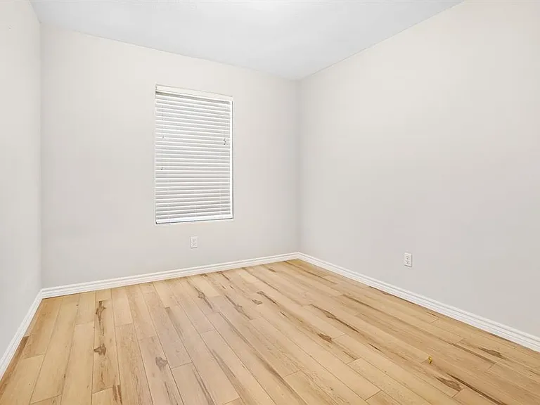 410 Laurel Sage Dr — Photo 8
