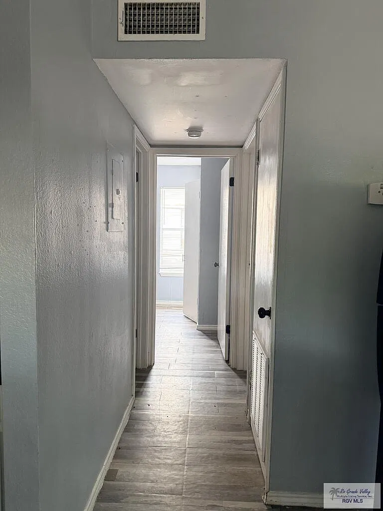 2 bed, 1.0 bath, $750 — Photo 3
