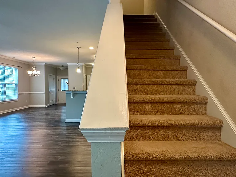 700 Albertine Ct — Photo 11