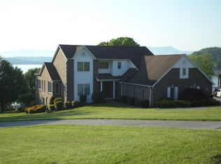 1335 Hickory Ln, Dandridge, TN 37725