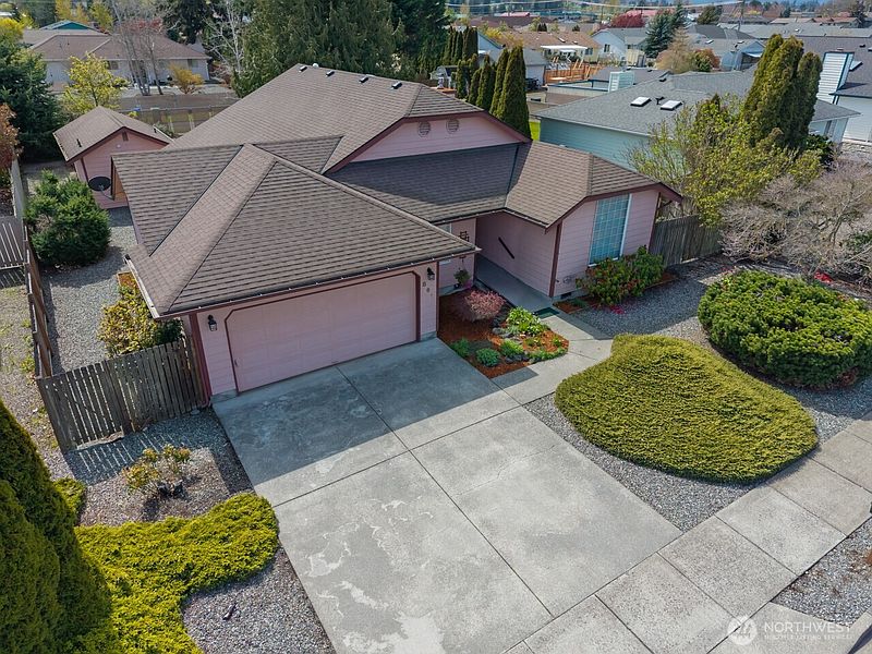 5th image of 861 E Spruce