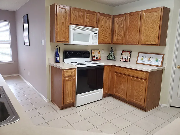 5005 Boxwood Ln — Photo 7