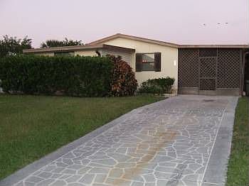 1st image of 15 Bonaire Pl