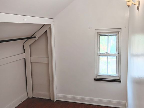 3rd image of 805 Somerset Dr #4