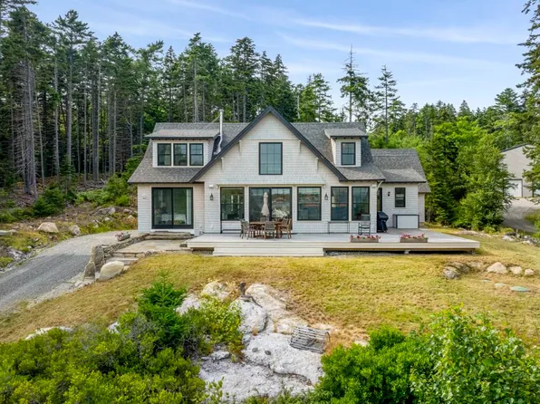 4 Harbor Ledge Lane, Southport, ME 04576