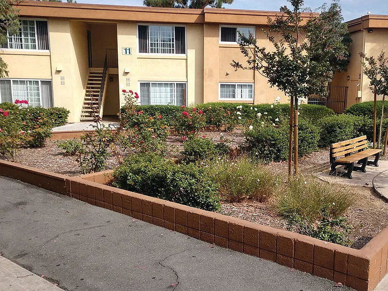 Park Villas Apartments — Photo 12