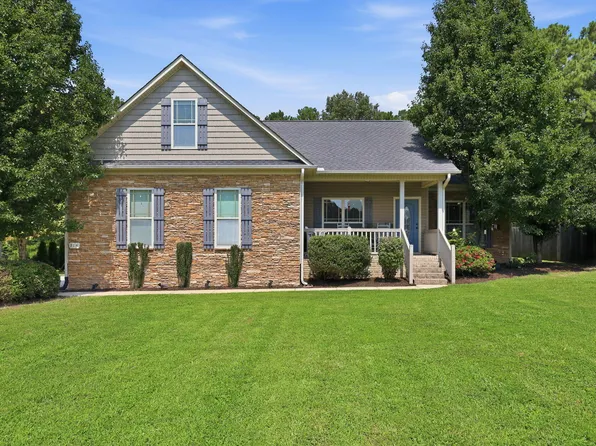 314 Scuppernong Ln, Lillington, NC 27546