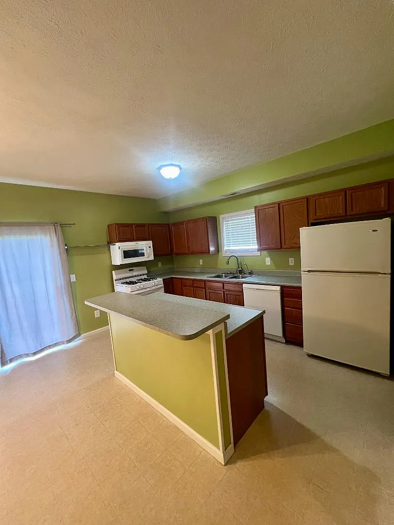 2842 Highland Pl — Photo 3