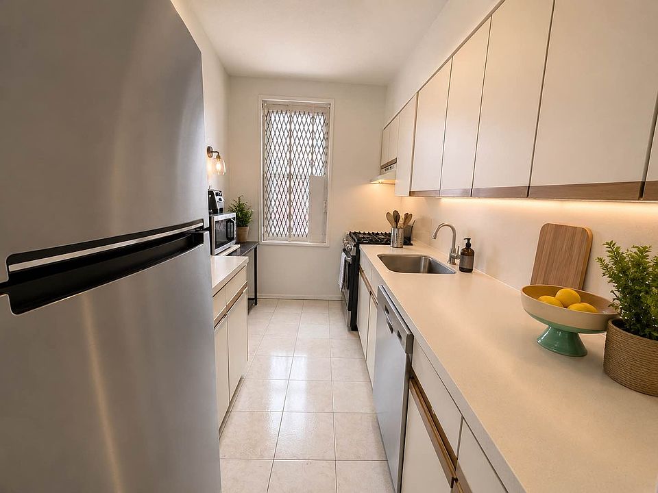 1st image of 350 E 30th St APT 6H