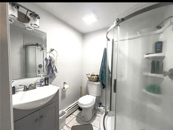 5th image of 164 Bridgham St APT 2