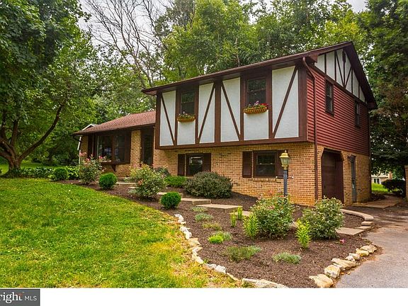 2nd image of 165 Walnut Dr