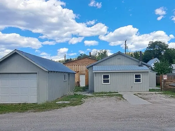206 Oak St, Plains, MT 59859