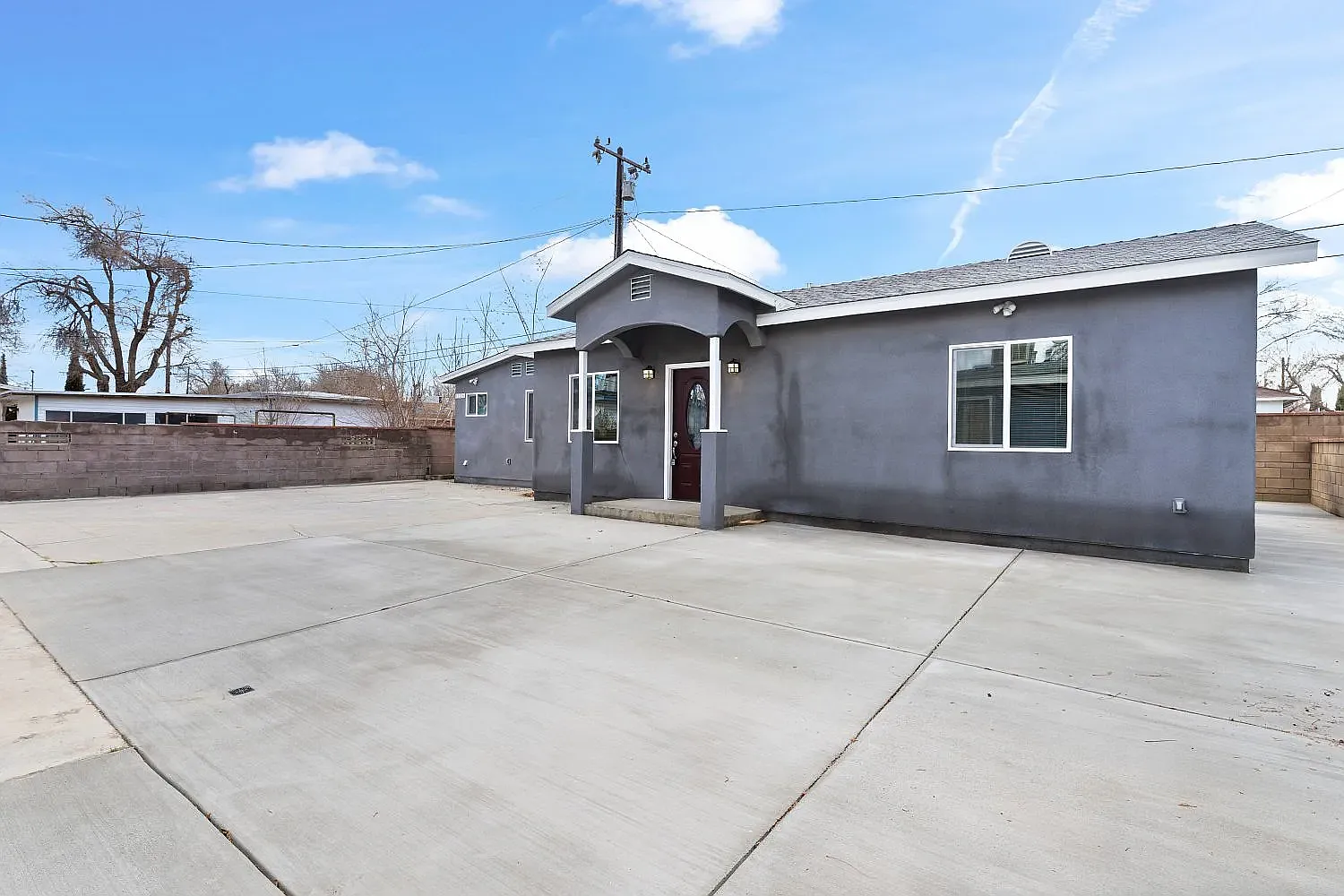 3 bed, 1192 sqft, $2,600 — Photo 1