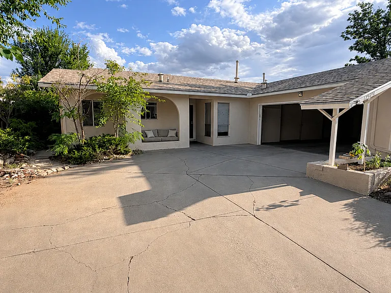 11504 Phoenix Ave NE — Photo 49