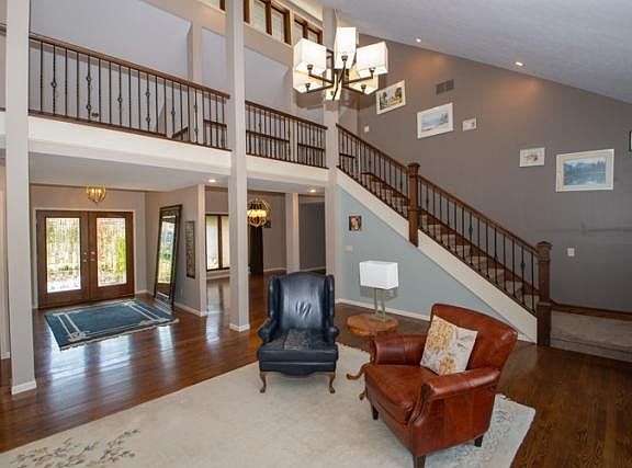 3rd image of 22539 Winchester Dr