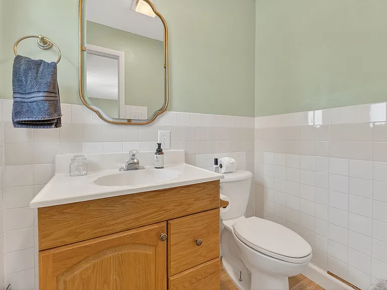 100 NE 74th St — Photo 20