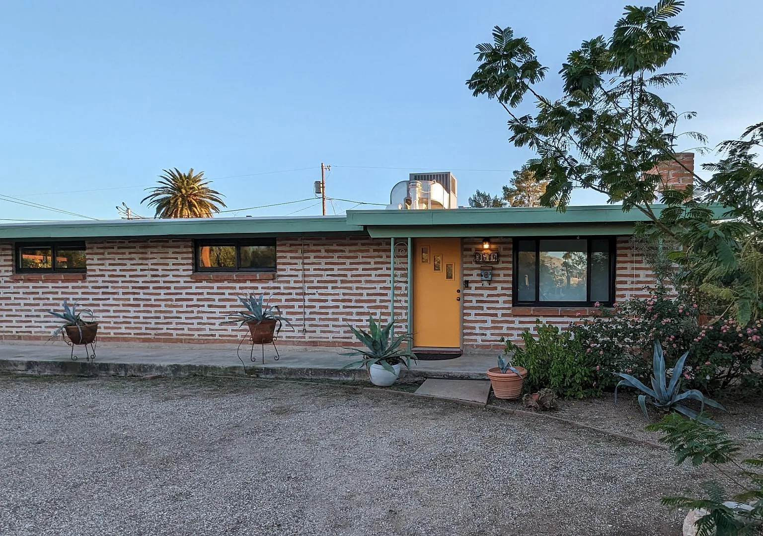 3 bed, 1615 sqft, $2,000 — Photo 1