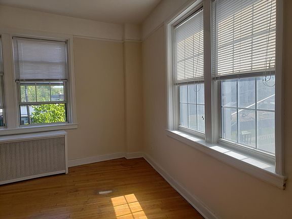 5th image of 11 S Lake Ave APT 106