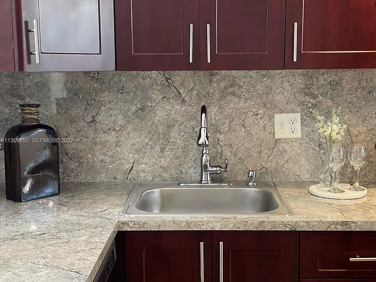 1712 NW 74th Ave #28 — Photo 5