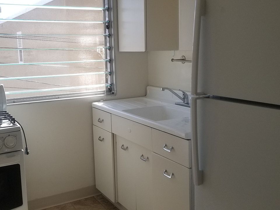 2nd image of 2102 Balboa Ave #N06