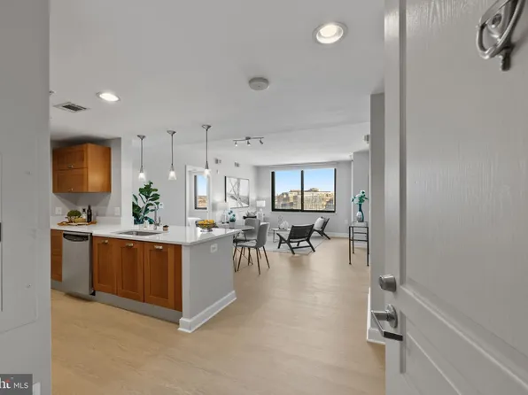 2451 Midtown Ave APT 1401, Alexandria, VA 22303