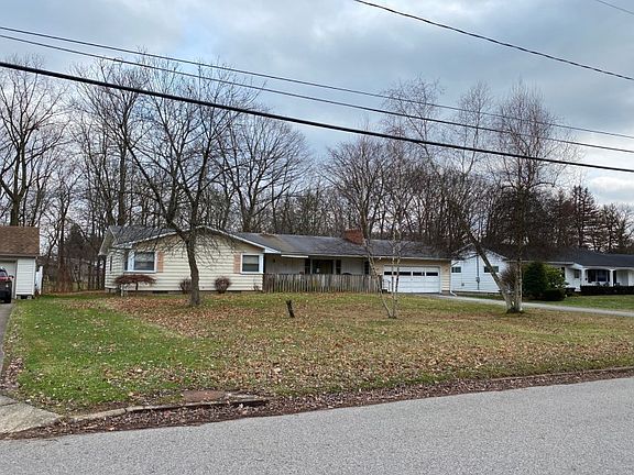3rd image of 1637 Lancaster Dr