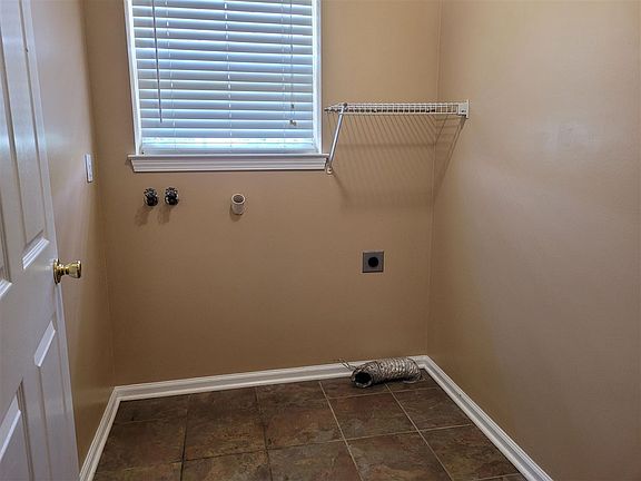 4th image of 124 Yukon Ct