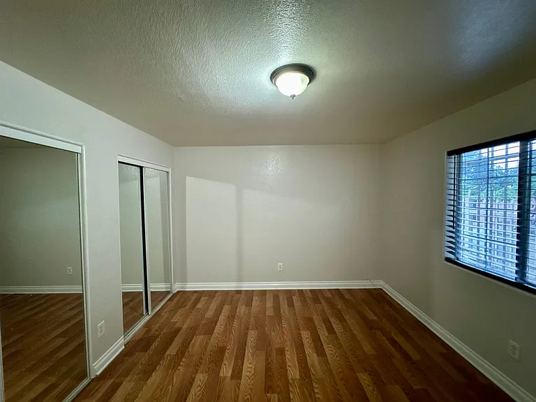 10524 S Avalon Blvd — Photo 11