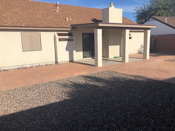 3rd image of 7895 N Roundstone Dr